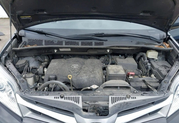Toyota Sienna cena 58000 przebieg: 78185, rok produkcji 2019 z Choroszcz małe 92